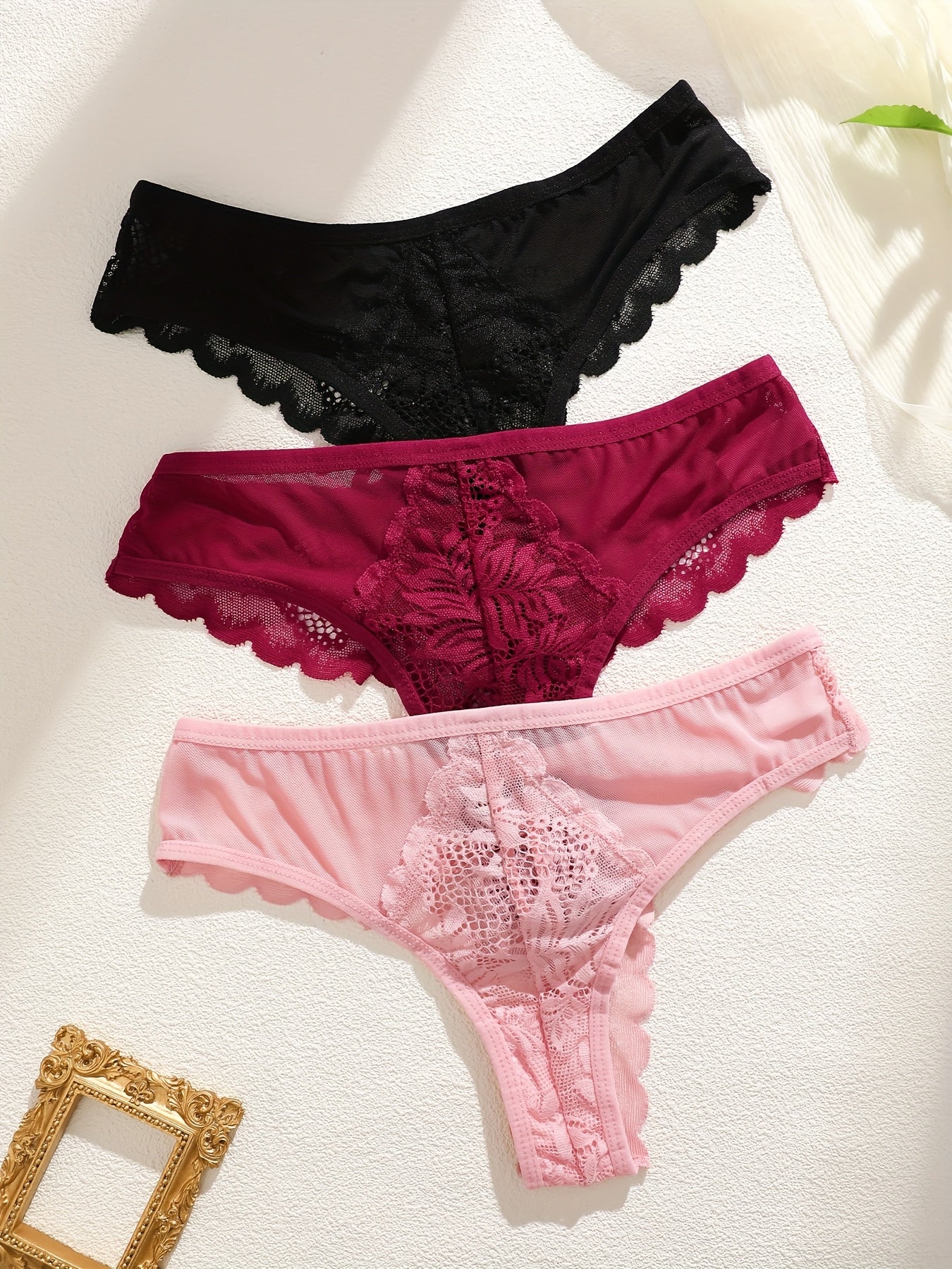 3 Pcs Sexy Lacy Trim Briefs, Breathable Semi-Sheer Thong - Women's Lingerie & Underwear - Lace Trim & Breathable Fabric - For Women - Perfect for Romantic Occasions - Ideal Gift for Her
