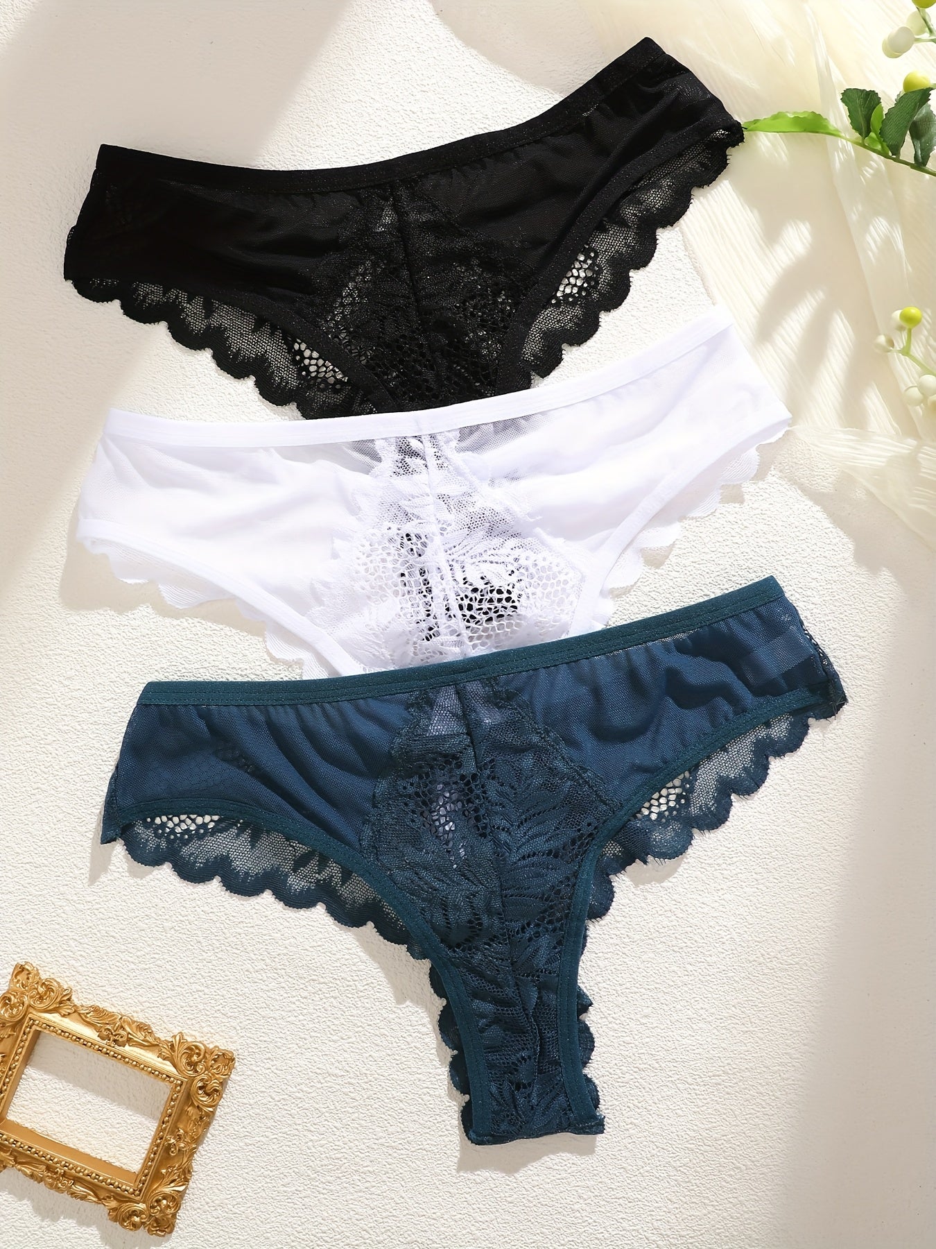 3 Pcs Sexy Lacy Trim Briefs, Breathable Semi-Sheer Thong - Women's Lingerie & Underwear - Lace Trim & Breathable Fabric - For Women - Perfect for Romantic Occasions - Ideal Gift for Her